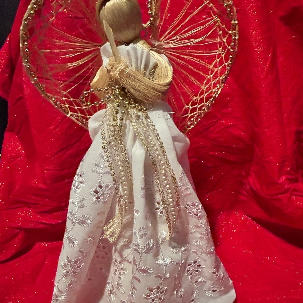 Vintage Abaca angel made out of Manila hemp with white eyelet dress- preloved - Picture 7 of 7